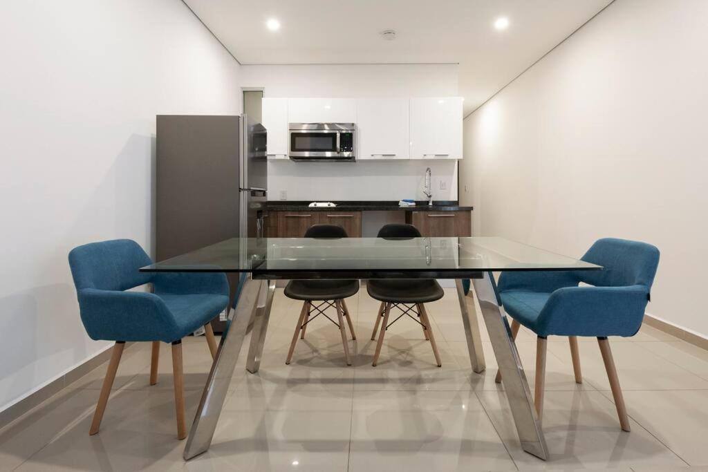 Appartement Beautiful Loft. King Size Bed. 150 Mbps Internet.