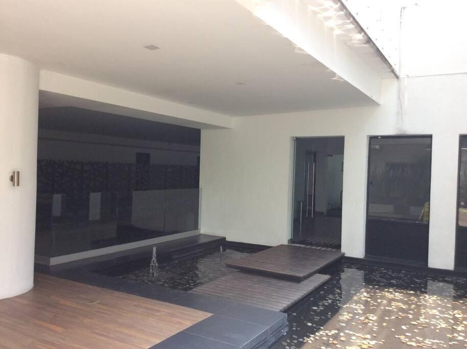 Beautiful Loft. King Size Bed. 150 Mbps Internet. Appartement